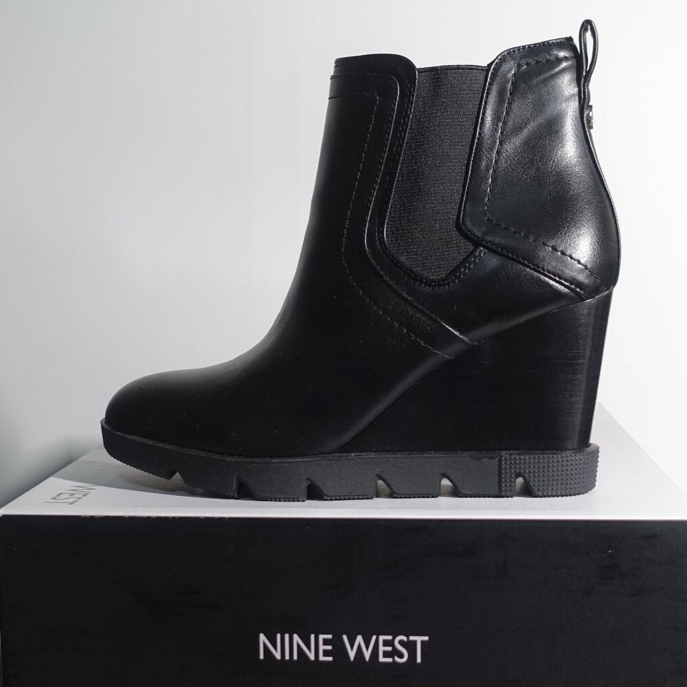 Nine West Wayde3 Black Wedge Bootie Size 6